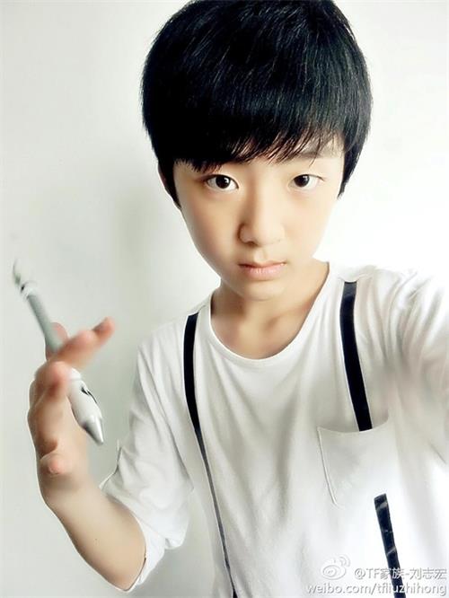 男神执事团最红执事登场 TF家族刘志宏觐见 (4)