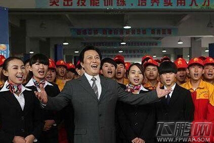 横扫千军唐国强新广告恶搞蓝翔 哪家强再出江湖 (2)