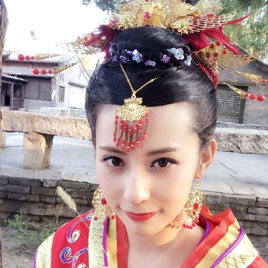 神剧万万没想到美女演员王梓清代言影之刃 (6)