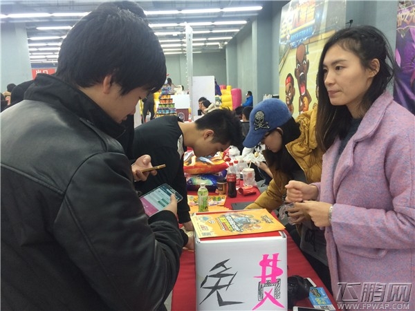 《守护之光》亮相动漫展 动感冲击二次元 (6)