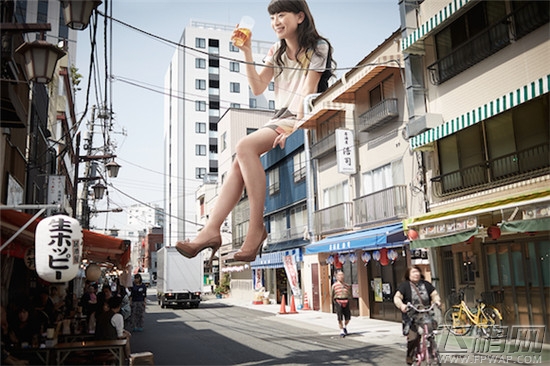 游戏圣地秋叶原出现巨大化美女 东巨女子Tokyo Gigantic Girls (9)