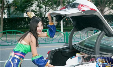 惊艳ChinaJoy 《乱斗西游2》美女Coser变车模 (3)