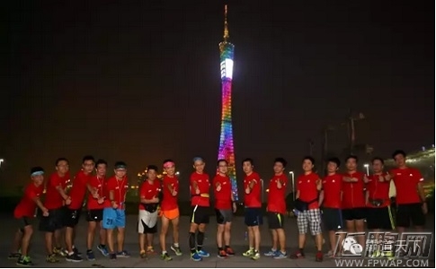 37游戏跑霸团突破10000公里 为旗下手游《霸道天下》加油助威 (4)