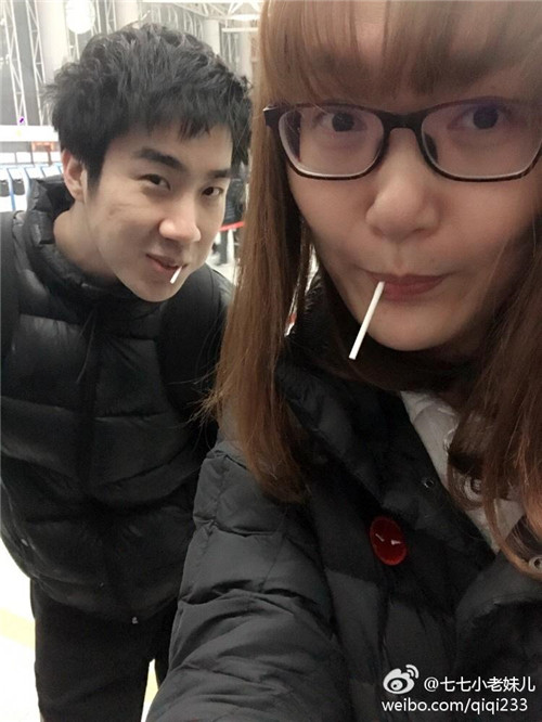 老骚男跪键盘竟引黑粉骂战 七哥家庭秀恩爱怎么了 (6)