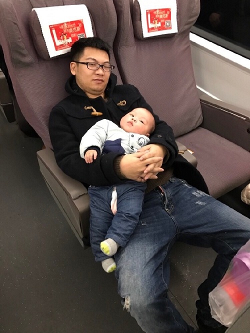 虎牙直播板娘晒儿子萌照  军师已经看到小板的未来 (5)