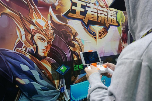 老司机发车 带你玩转QQjoy嗨翻QGC决赛现场！ (3)