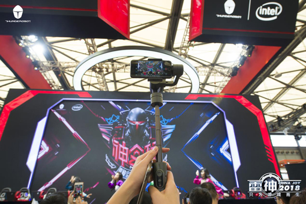 ChinaJoy2018 雷神的新品是扔在水里发布的 (2)