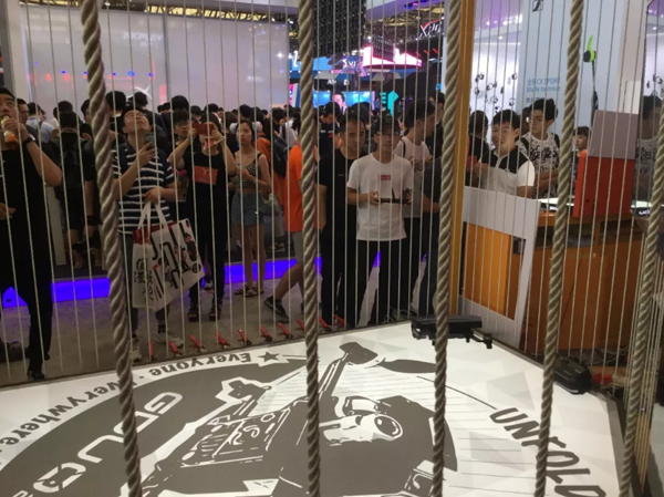ChinaJoy2018 雷神的新品是扔在水里发布的 (8)