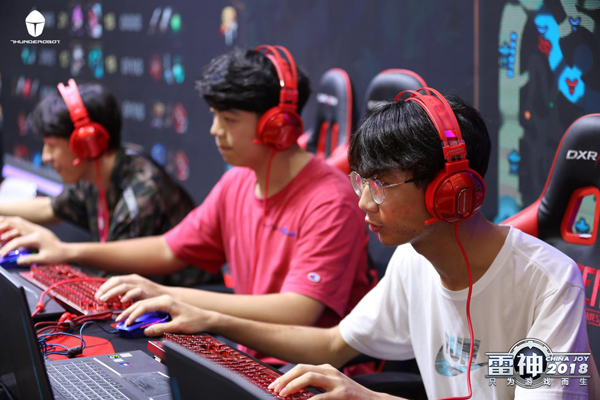 ChinaJoy2018 雷神的新品是扔在水里发布的 (18)