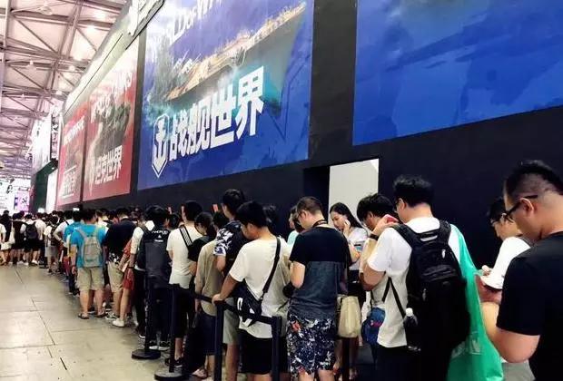 军武游戏强势出击 空中网展台人气爆棚 (10)