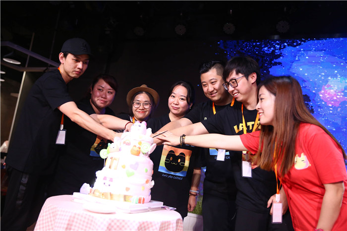 《彩虹岛》十一周年庆圆满落幕 2018产品计划强势来袭 (7) 《彩虹岛》十一周年庆圆满落幕 2018产品计划强势来袭 (7)