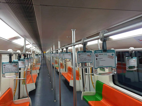 地铁广告了解一下？上海地铁惊现姬魔恋战纪广告(图文) (3)