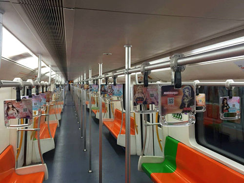 地铁广告了解一下？上海地铁惊现姬魔恋战纪广告(图文) (2)