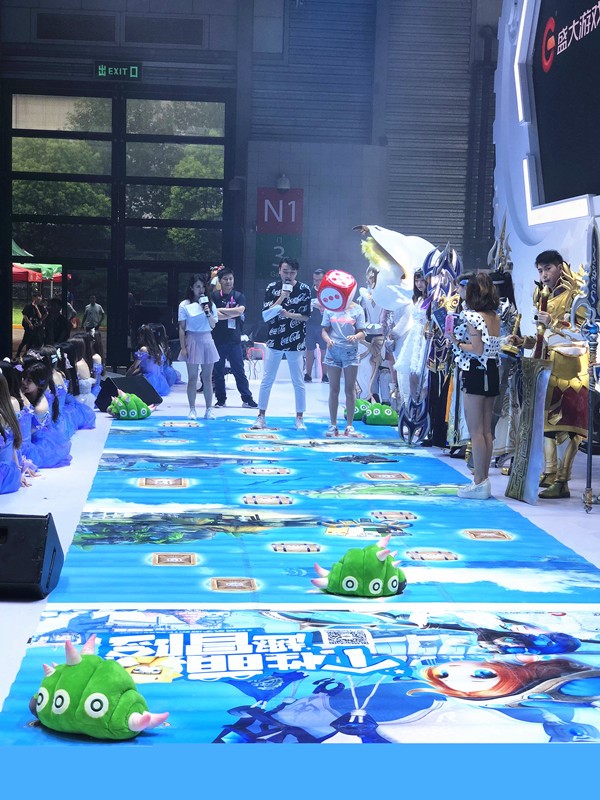 毛毛虫入侵2018ChinaJoy 《光明勇士》“萌”即正义 (4)