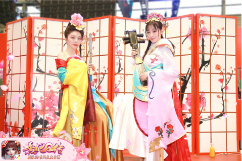 如花美眷《熹妃Q传》ChinaJoy古风Coser引众人合影
