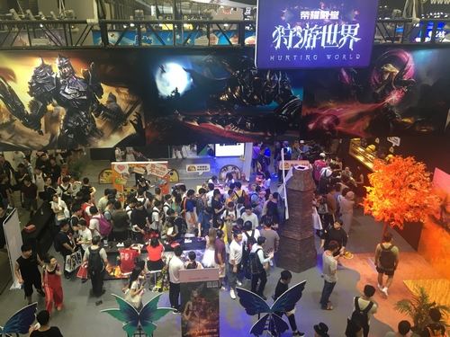 《荣耀殿堂(狩游世界)》亮相2018ChinaJoy人气火爆 (4)