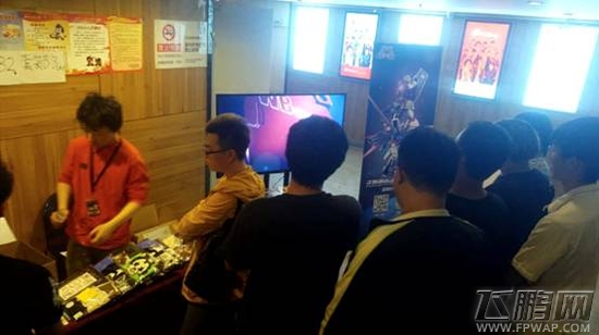 高达入侵 石川智晶演唱会惊现《敢达争锋对决》 (2)