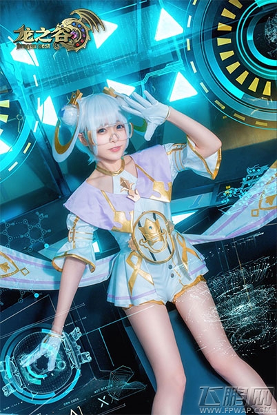 七周年PROJECT《龙之谷》超科技银色机甲师COS穿越未来 (4)