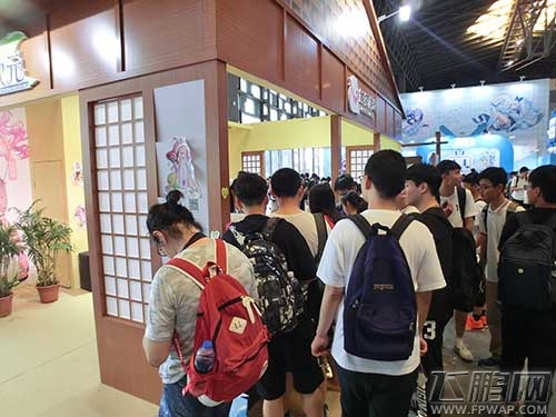 《料理次元》CCG漫展首日精彩瞬间 女仆小姐姐入侵CCG！ (1)