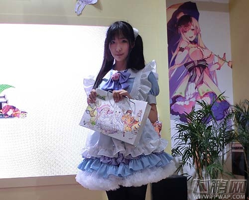 《料理次元》CCG漫展首日精彩瞬间 女仆小姐姐入侵CCG！ (3)