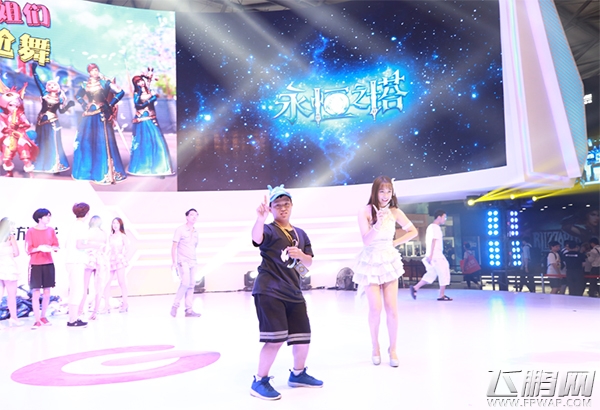 ChinaJoy尬舞狂欢《永恒之塔》吟游星小姐姐惊艳亮相 (5)