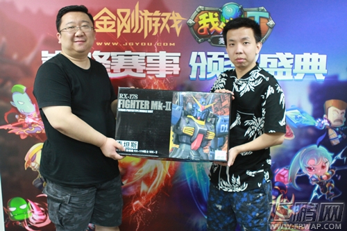 WCA冠军李博采访实录 为何爱玩《我叫MT英雄杀》 (1)