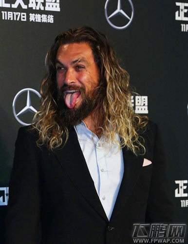 大电影首映礼群星闪耀《正义联盟：超级英雄》玩家代表面基主演 (8)