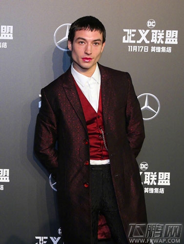 大电影首映礼群星闪耀《正义联盟：超级英雄》玩家代表面基主演 (7)