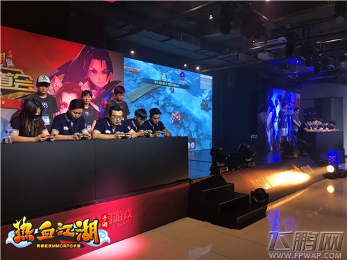 《热血江湖手游》亚洲武道会巅峰对决 多国小姐姐现场直播 (4)