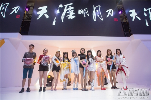 半青少女舞动江湖《天涯明月刀ol》重磅亮相 (4)