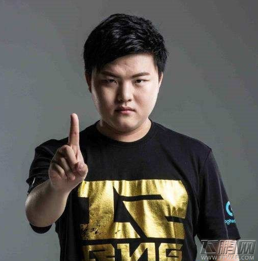 大众情人uzi是什么梗 为什么说uzi是大众情人 (1)