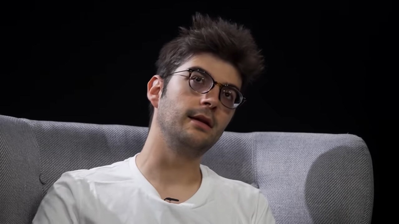  (4)